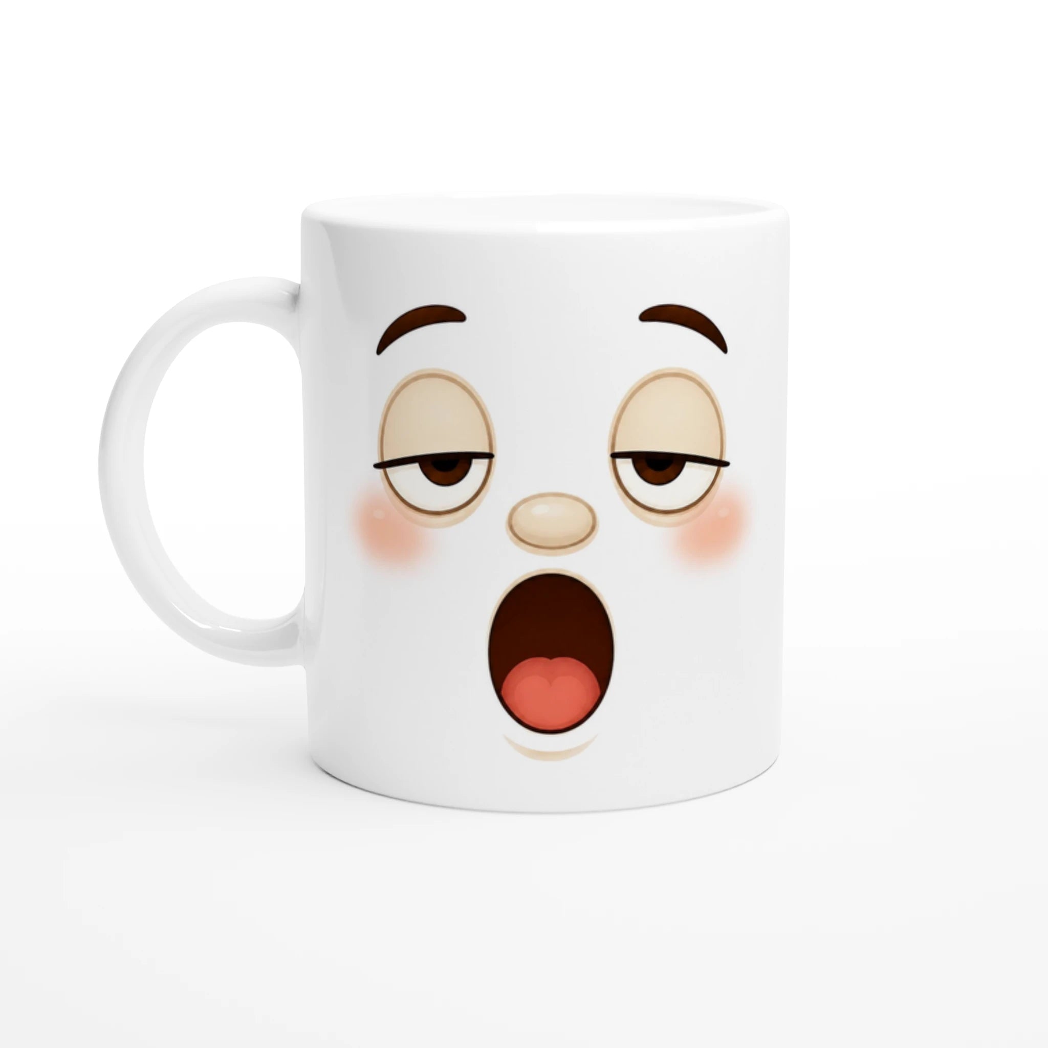Mug blanc à bord blanc, visage kawaii très expressif.