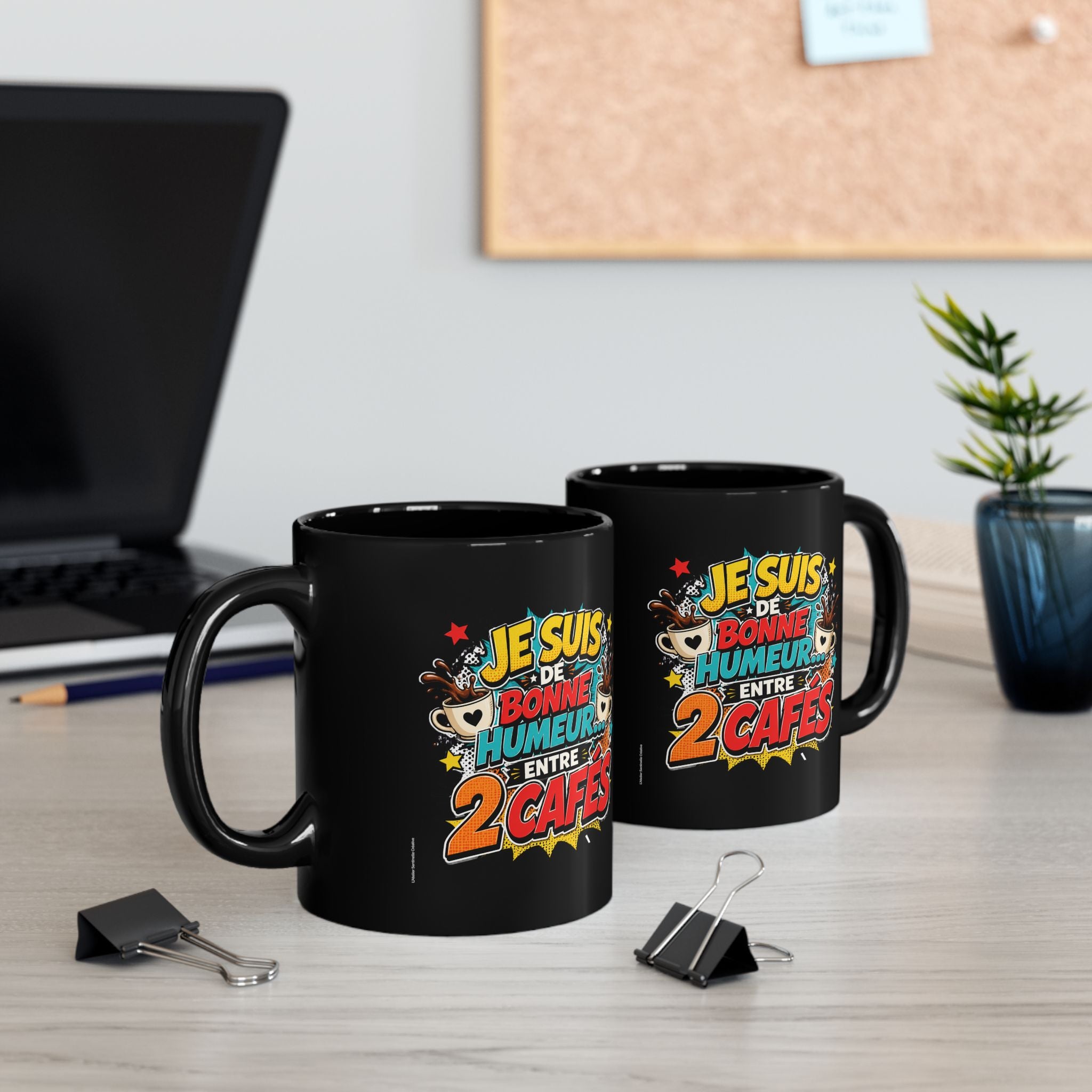 Lot de 2 mugs noirs avec poignées, texte coloré « Je suis… 2 cafés »