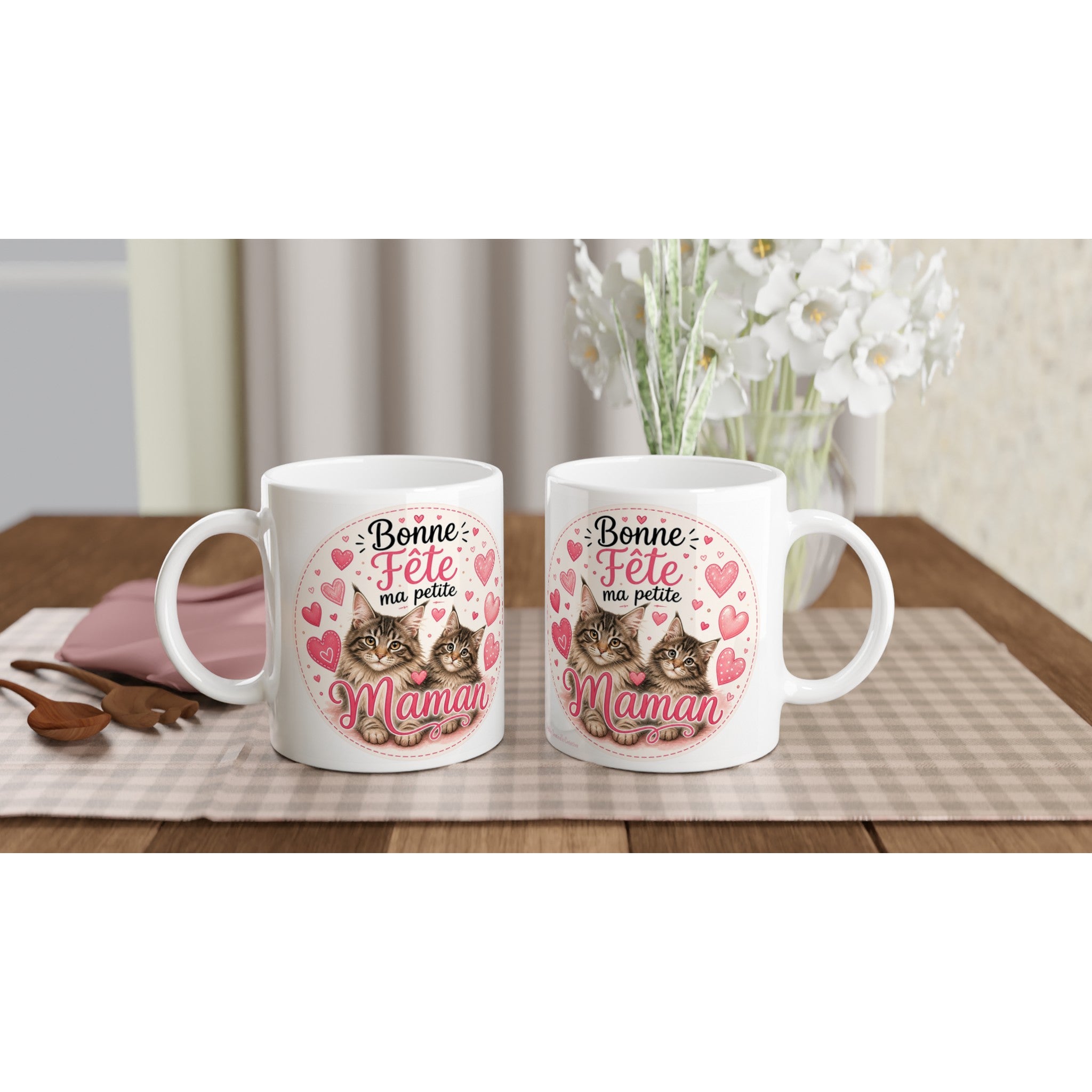 Deux mugs blancs « Bonne Fête ma petite Maman » avec chatons et cœurs roses