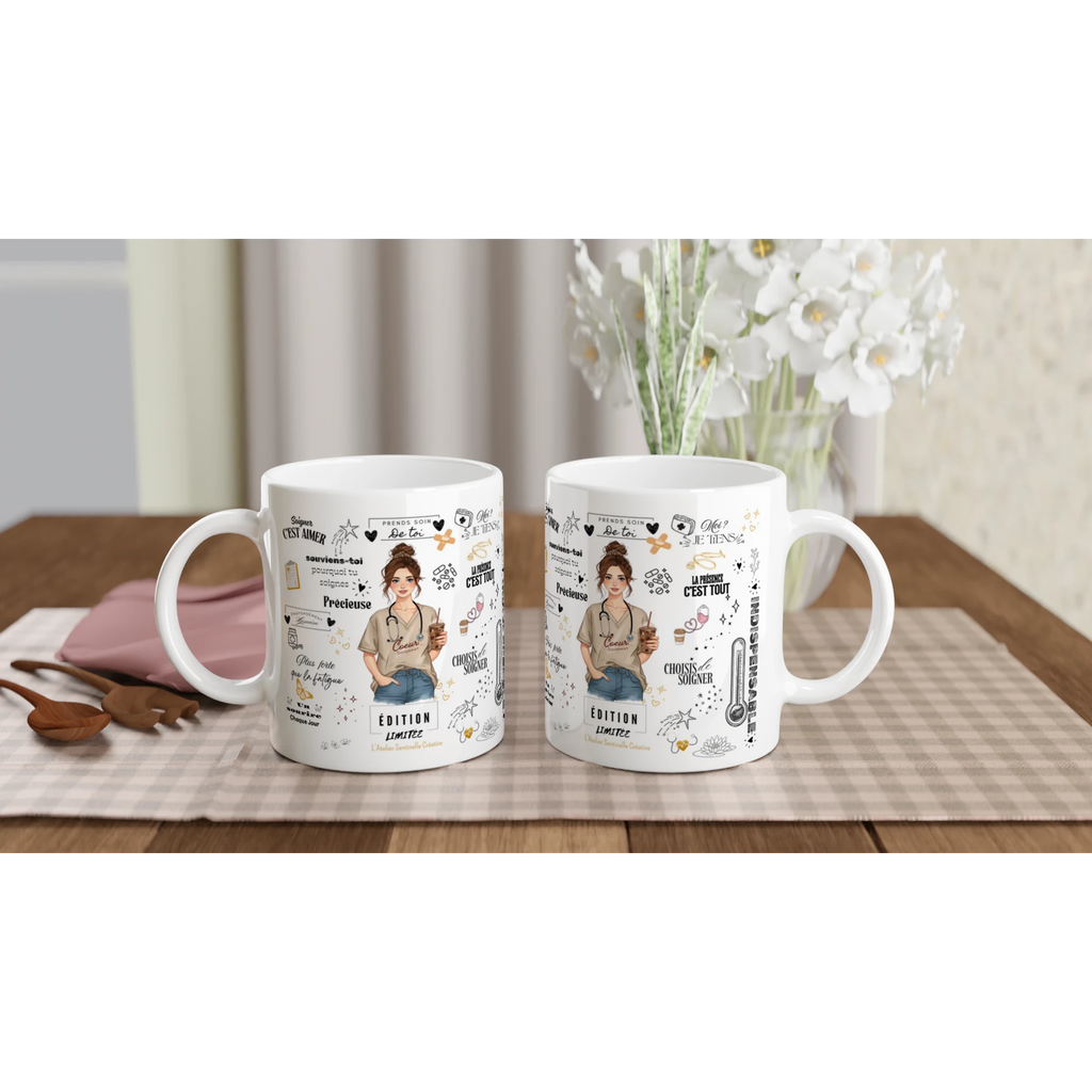 Mug blanc avec illustration d’infirmière et textes dédiés aux soignantes