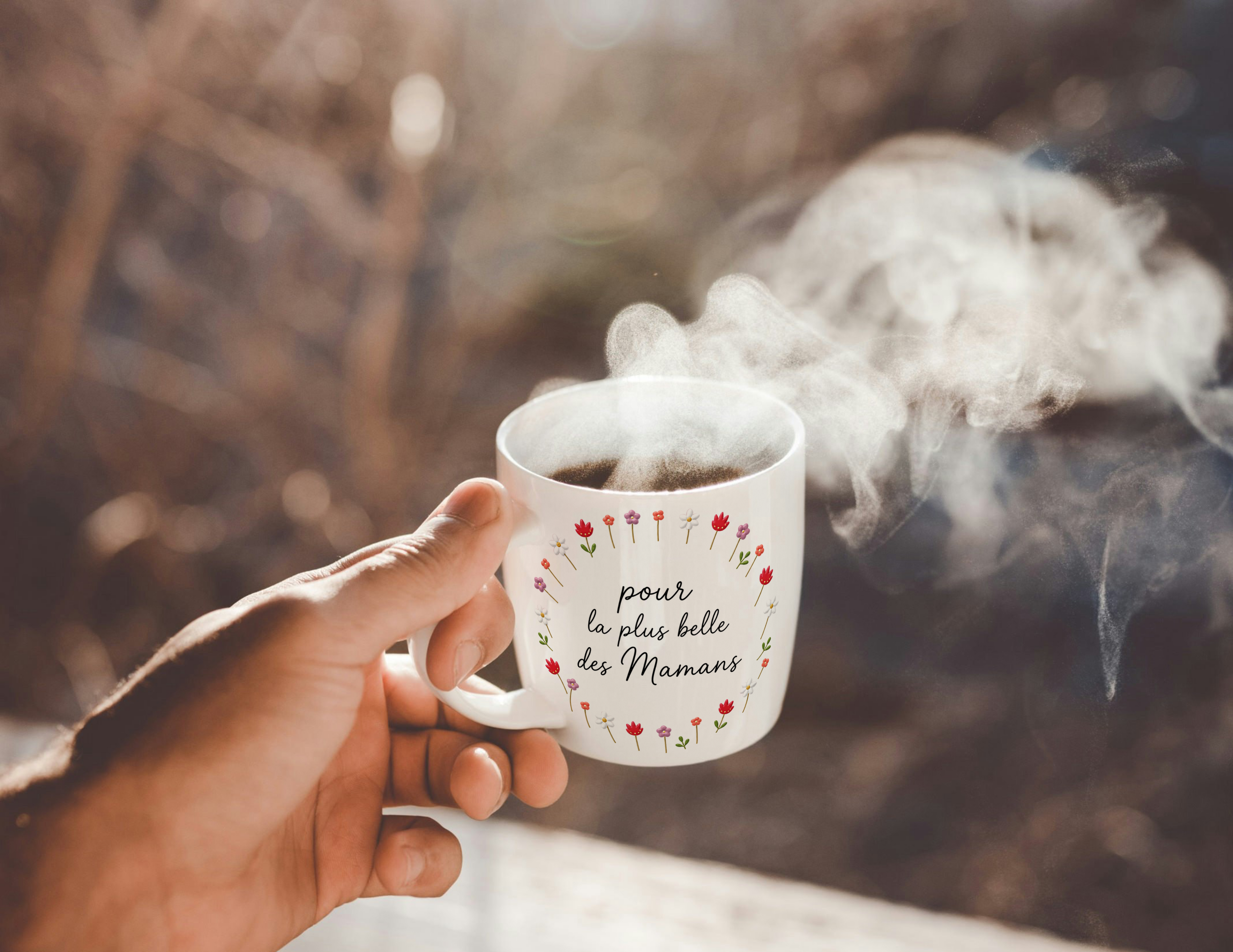 Mug blanc avec couronne de fleurs et inscription « pour la plus belle des Mamans »