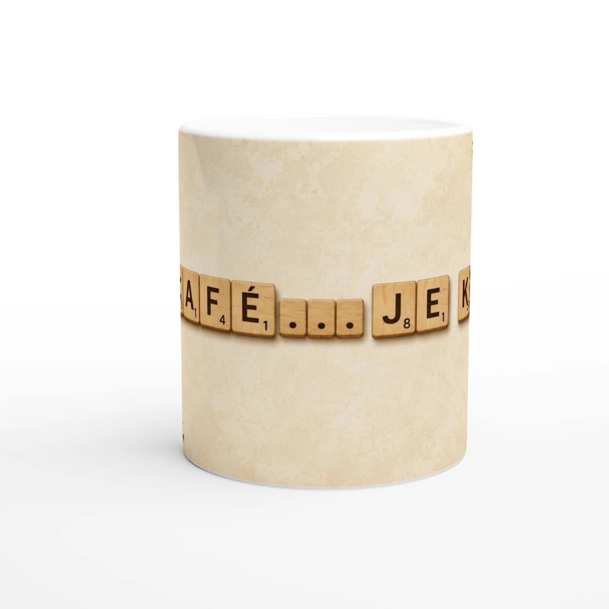 Tasse en céramique blanche, face avec lettres en blocs café