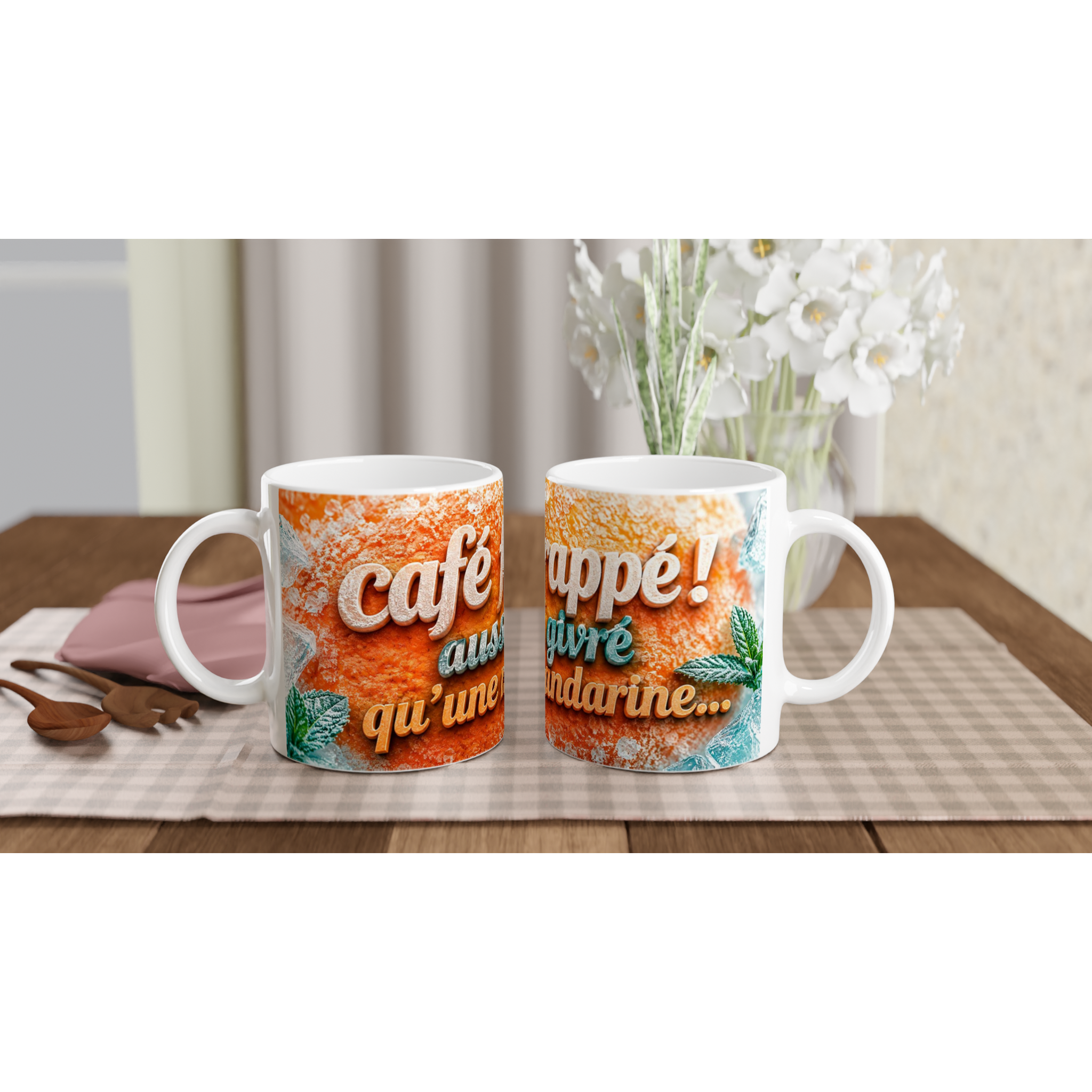 Mug en céramique blanc avec impression « café frappé » et anses blanches.