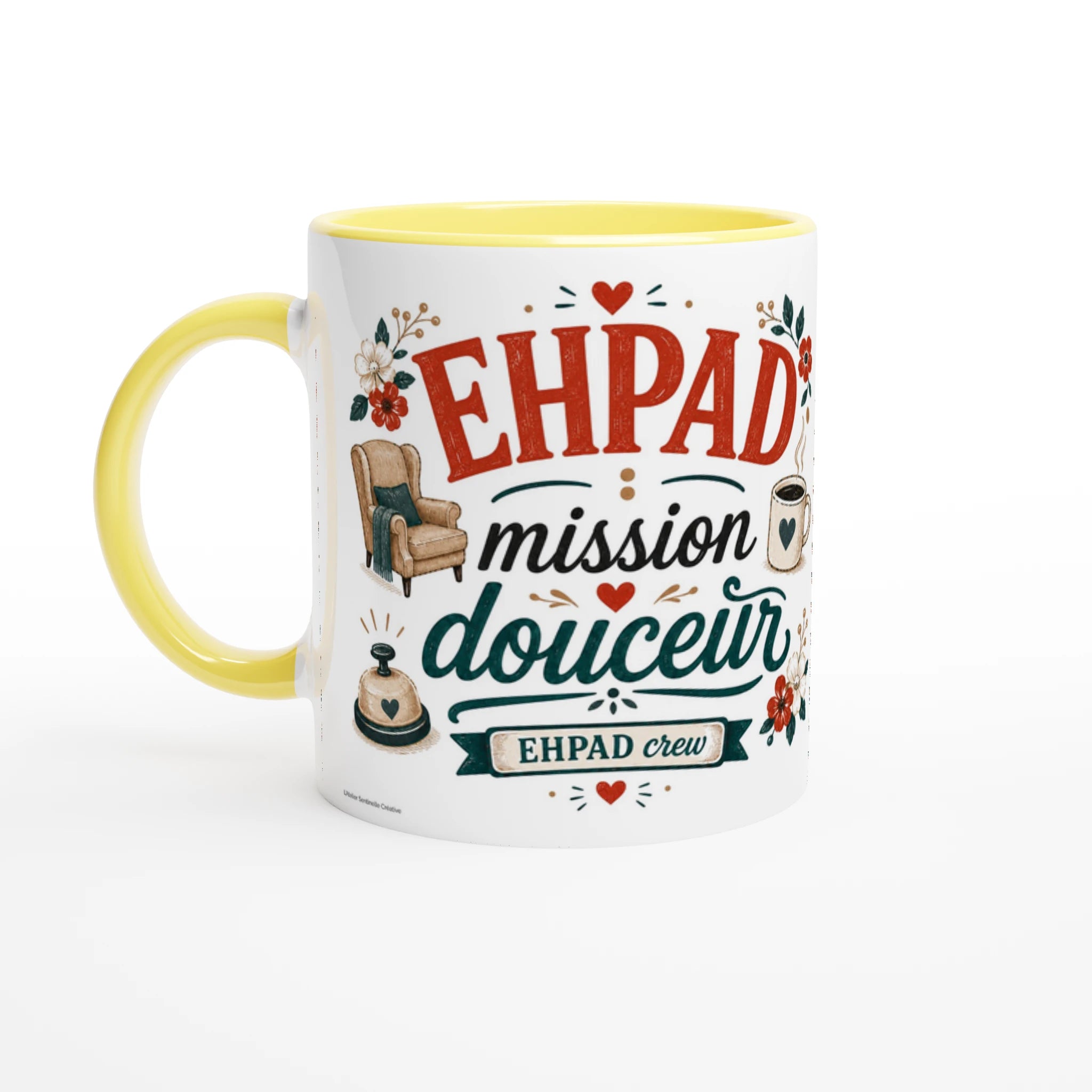 Mug blanc à anse jaune, inscription « EHPAD mission douceur ».