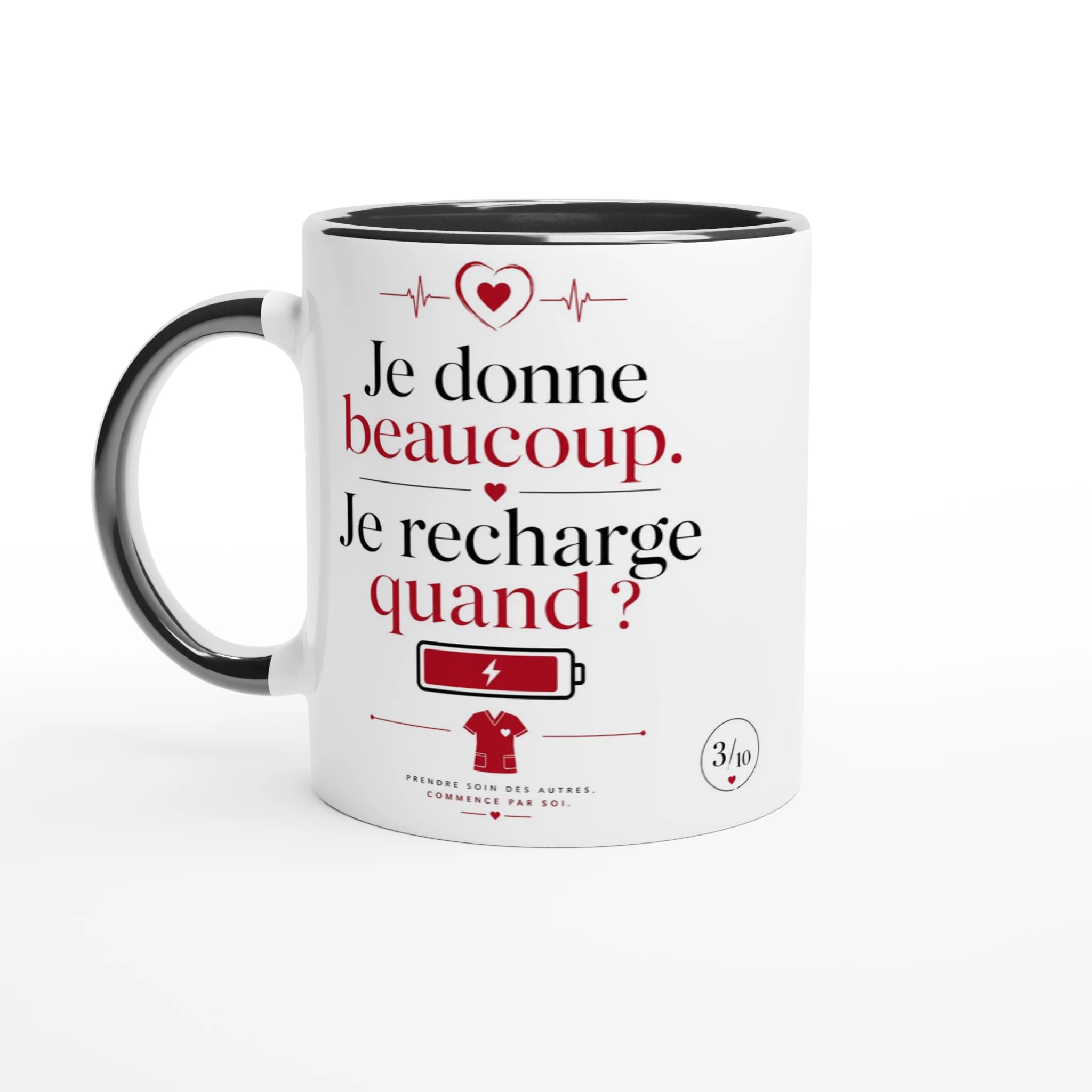 Mug en céramique blanc à anse noire, texte « Je recharge quand ? »