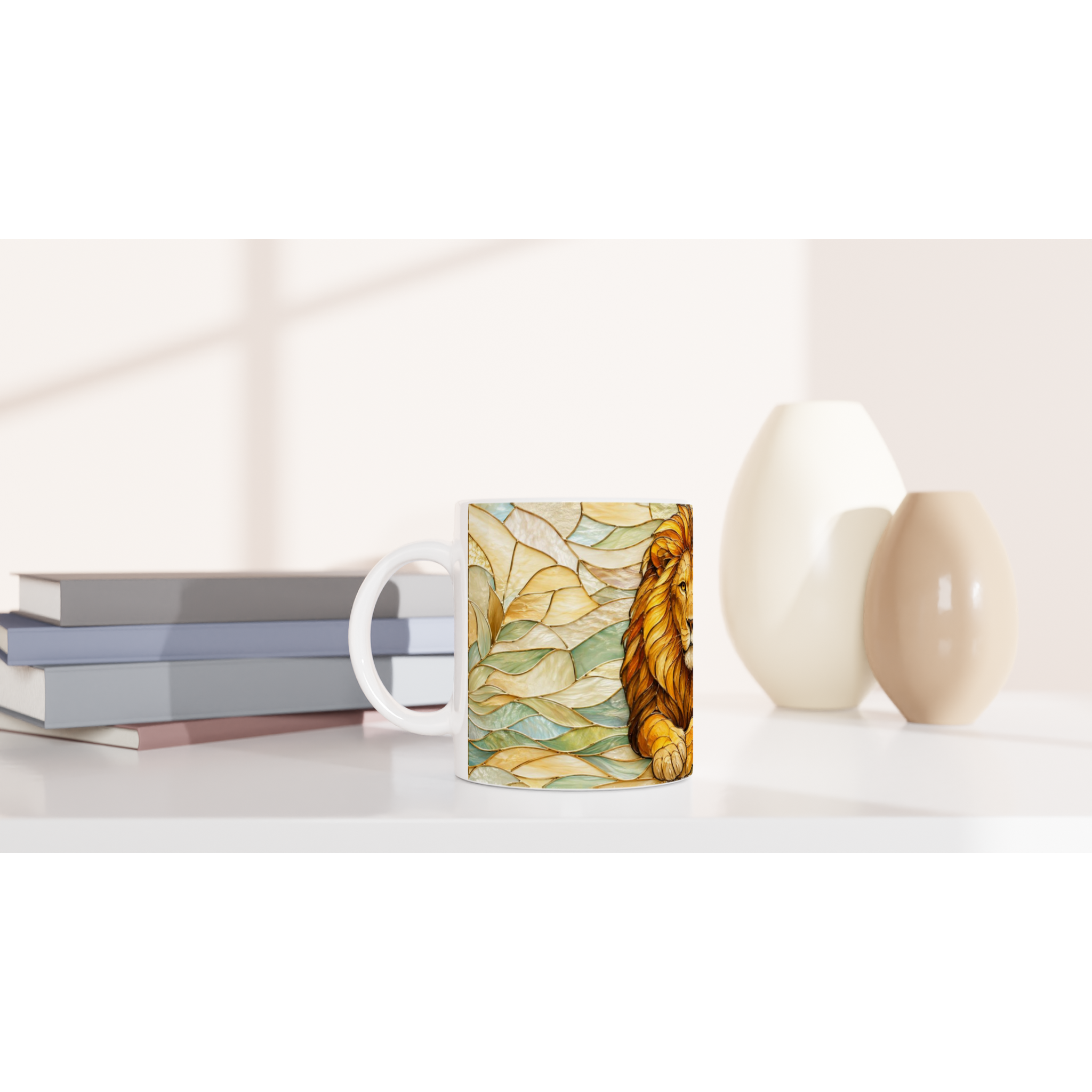 Mug en céramique blanc avec motif lion et feuilles, poignée blanche