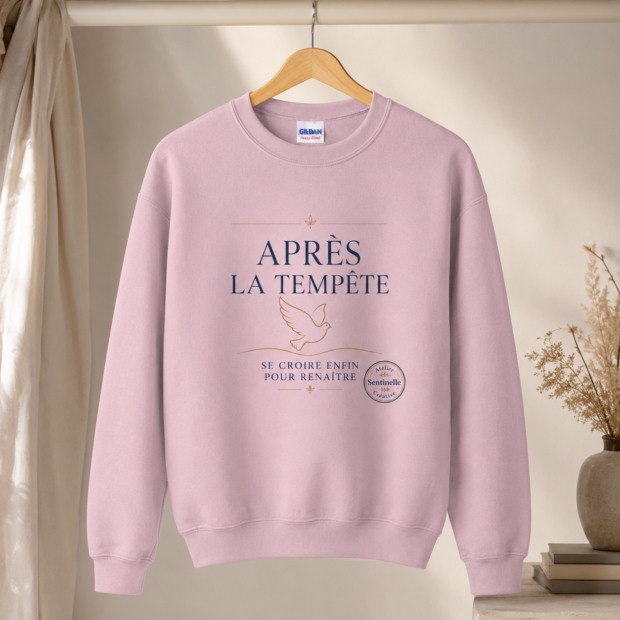 Sweat-shirt unisexe rose poudré, coupe droite, impression « Après la tempête » sur l’avant
