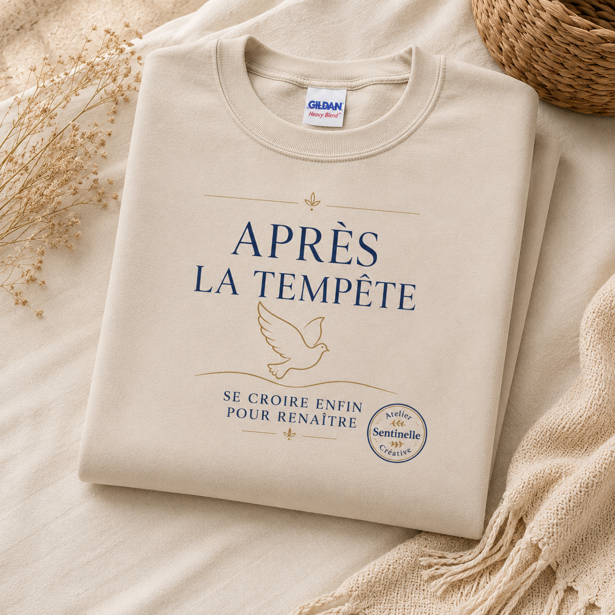 Sweat-shirt unisexe beige, col rond, imprimé « APRÈS LA TEMPÊTE » et colombe.