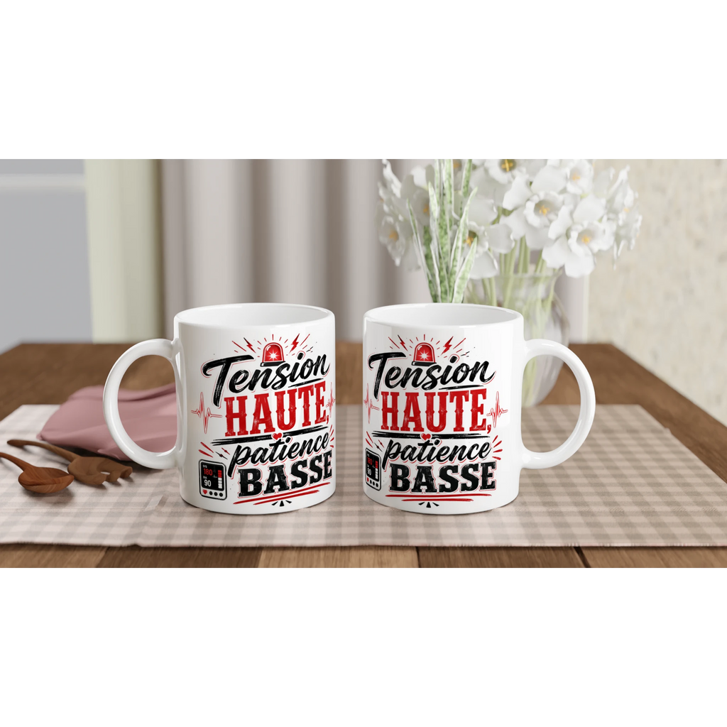 Deux mugs en céramique blancs, impression « Tension HAUTE patience BASSE ».