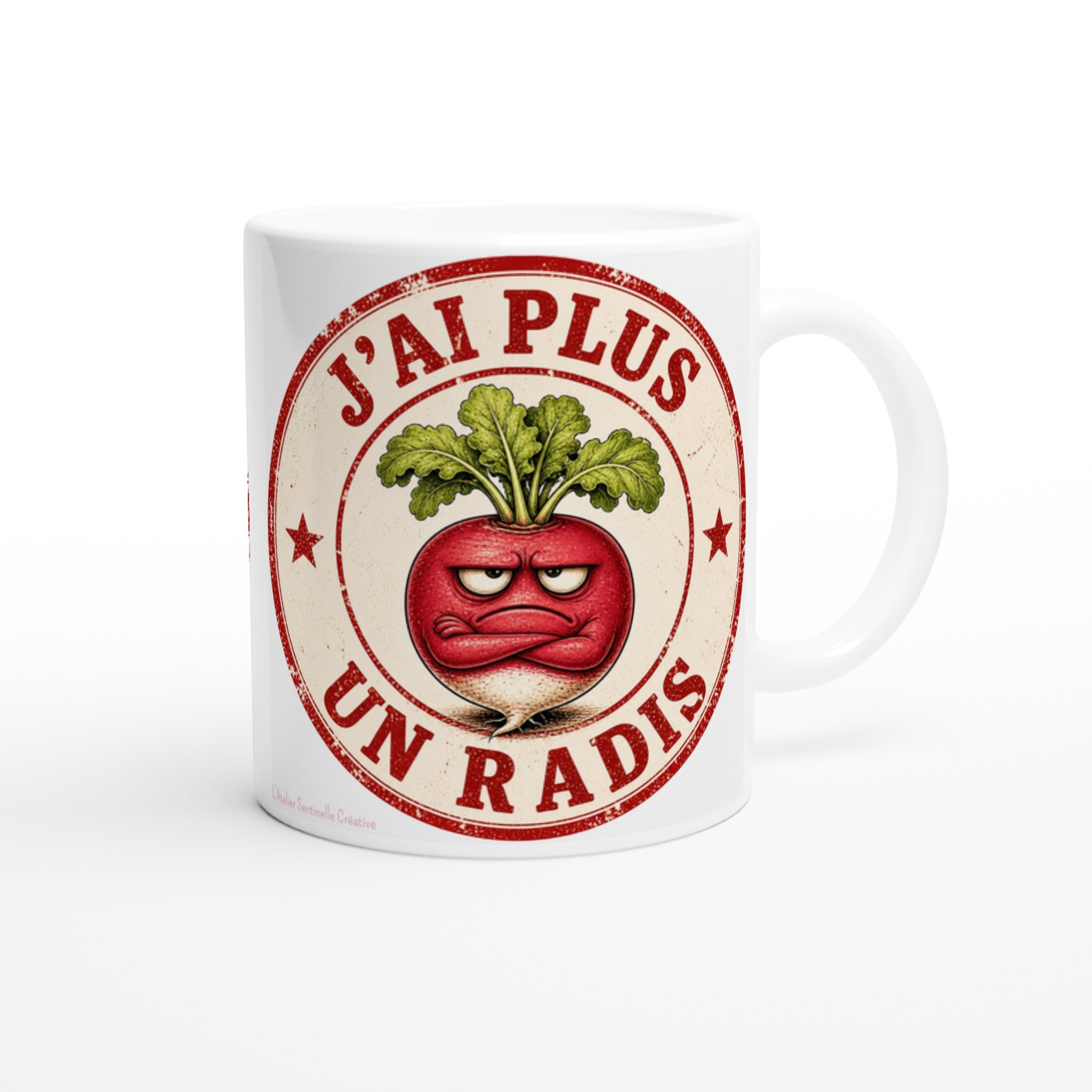 Mug blanc avec visuel J’ai Plus Un Radis, radis rouge regardant, poignée blanche