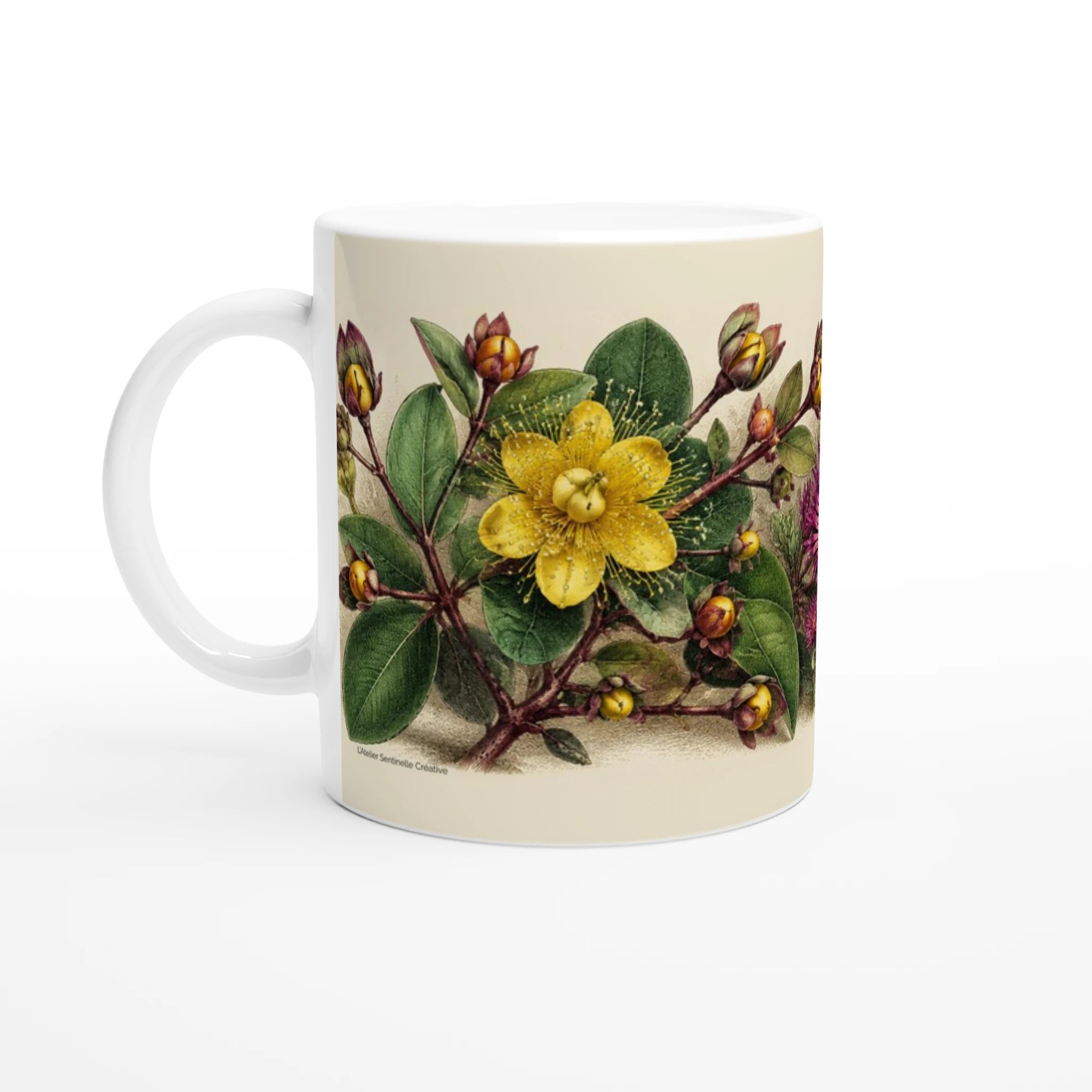 Mug céramique blanc brillant, décor floral avec fleurs jaunes et feuilles vertes.