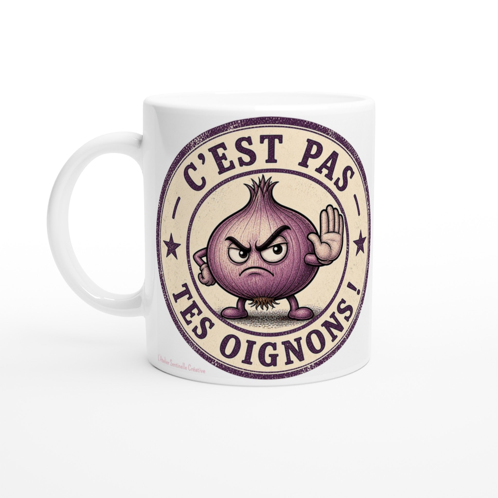 Mug blanc en céramique, illustration oignon violet « C’est pas tes oignons ».