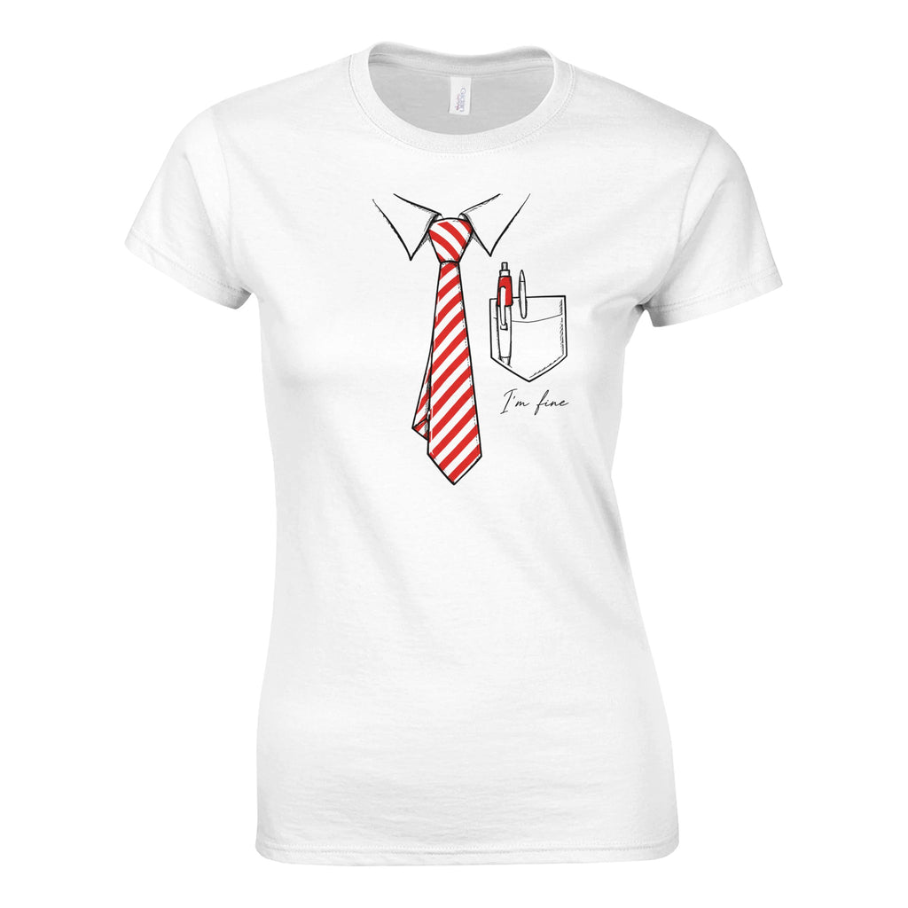 T-shirt femme blanc, imprimé cravate rayée rouge/blanche et poche, « I'm fine »