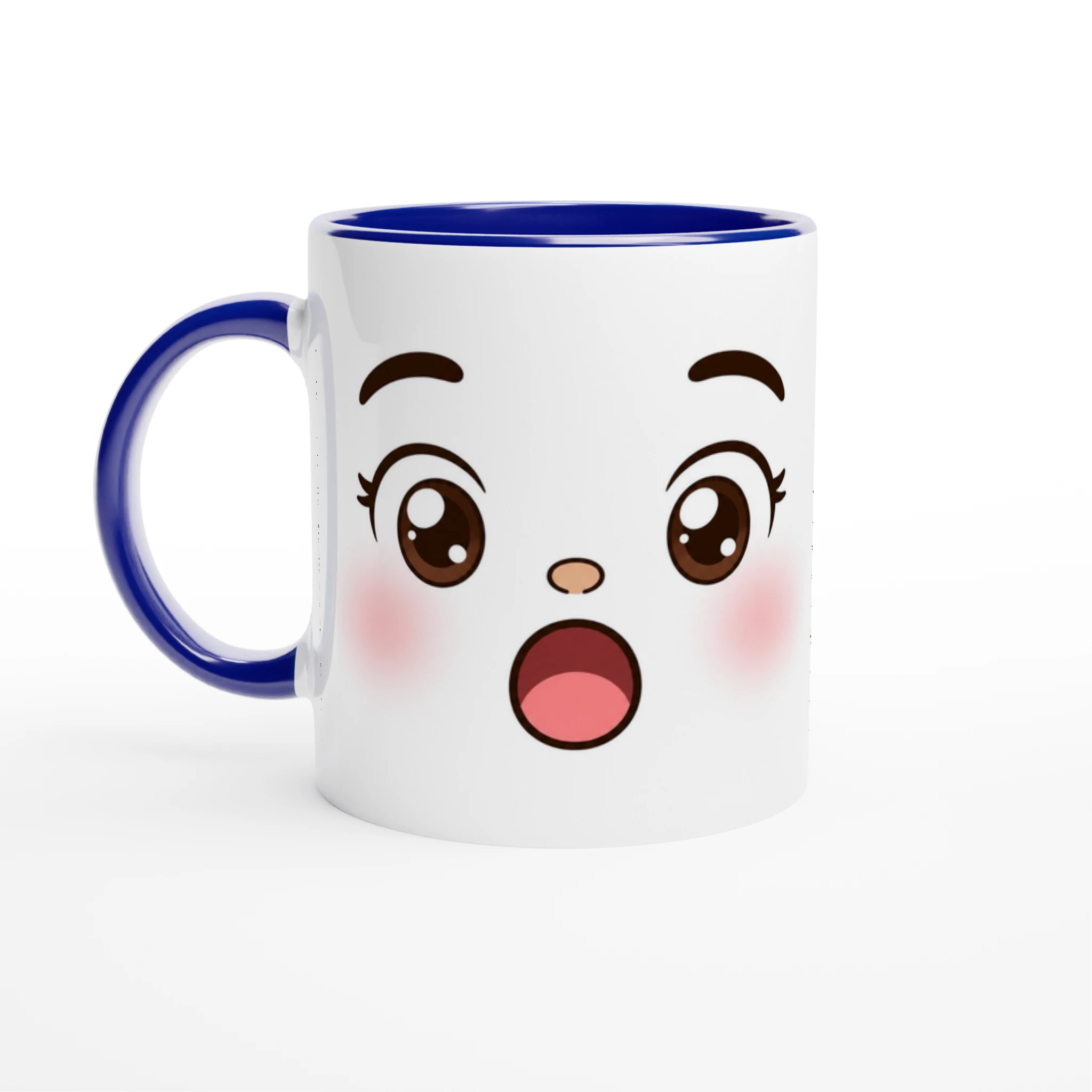 Tasse en céramique blanche au visage kawaii, poignée bleue et bords bleus.