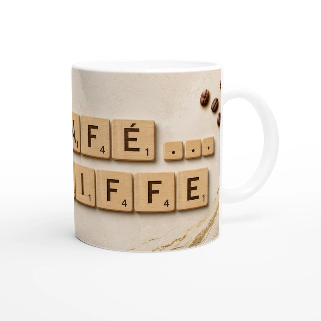 Mug blanc, lettres façon Scrabble beige et petits grains bruns sur la façade