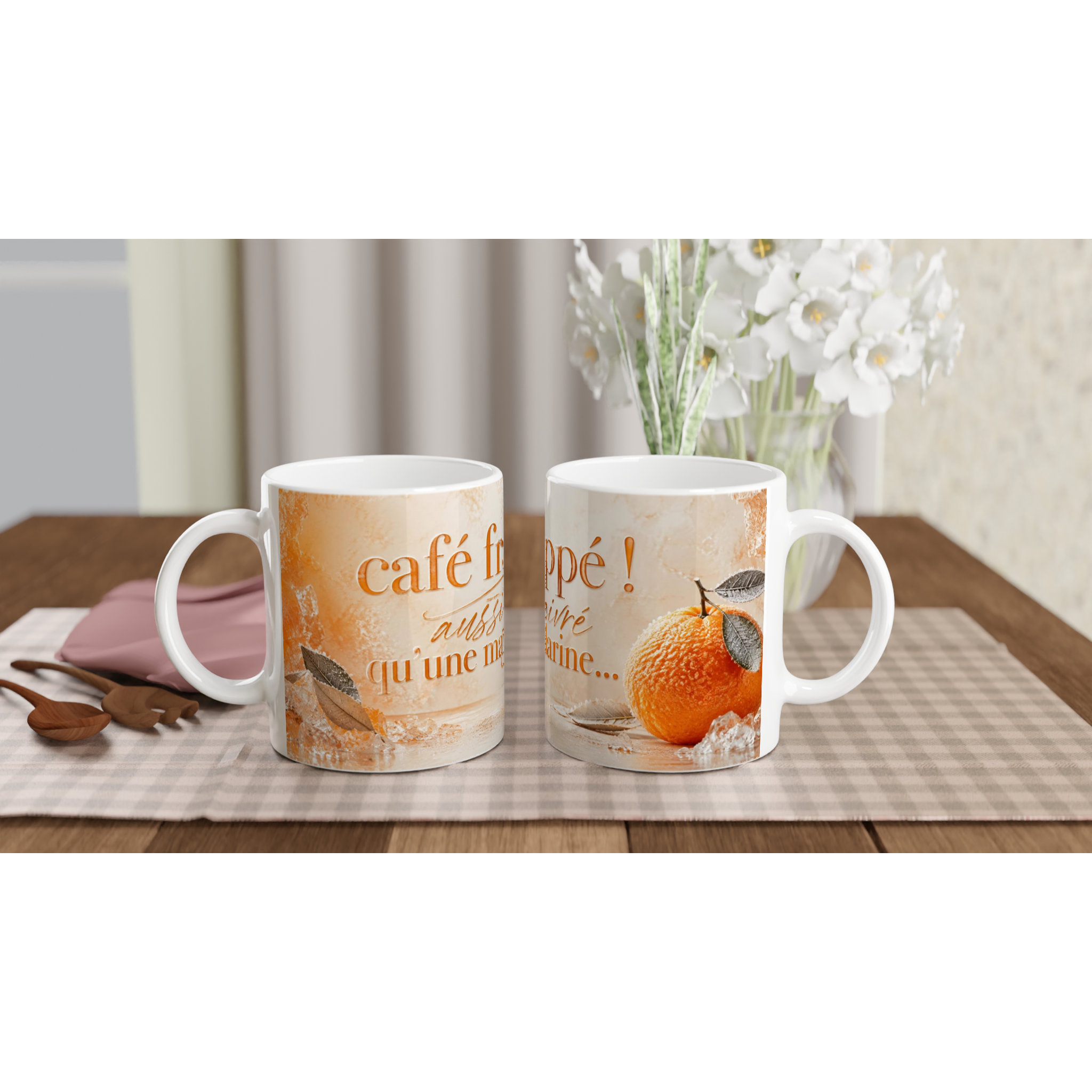 Mug en céramique blanche avec anse, motif mandarine orange sur fond beige