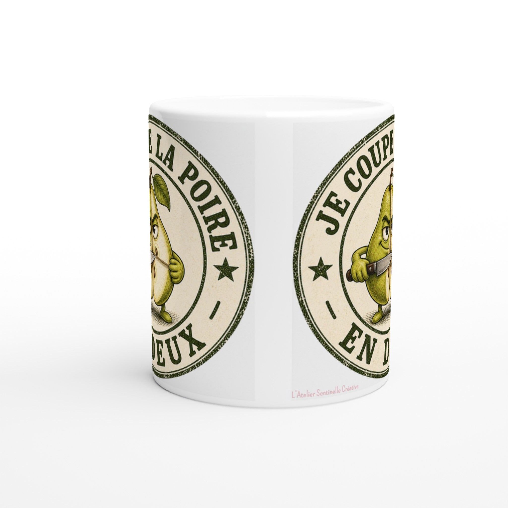 Mug blanc vue latérale avec poire verte et inscription « Je coupe la poire »