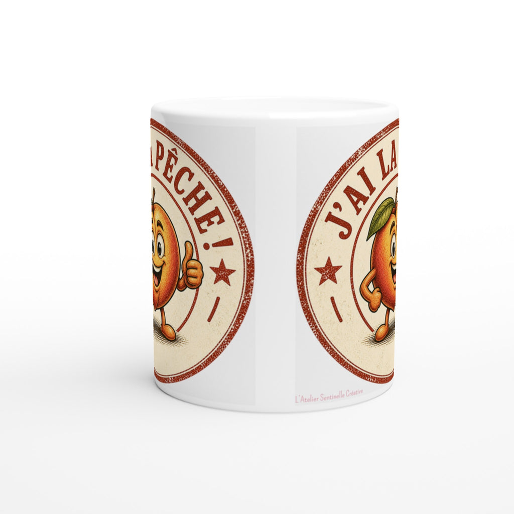 Mug blanc vue latérale, motif "J'ai la pêche" partiellement visible des deux côtés.