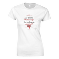 T-shirt blanc à message humoristique rouge avec cœur, col rond et manches courtes.