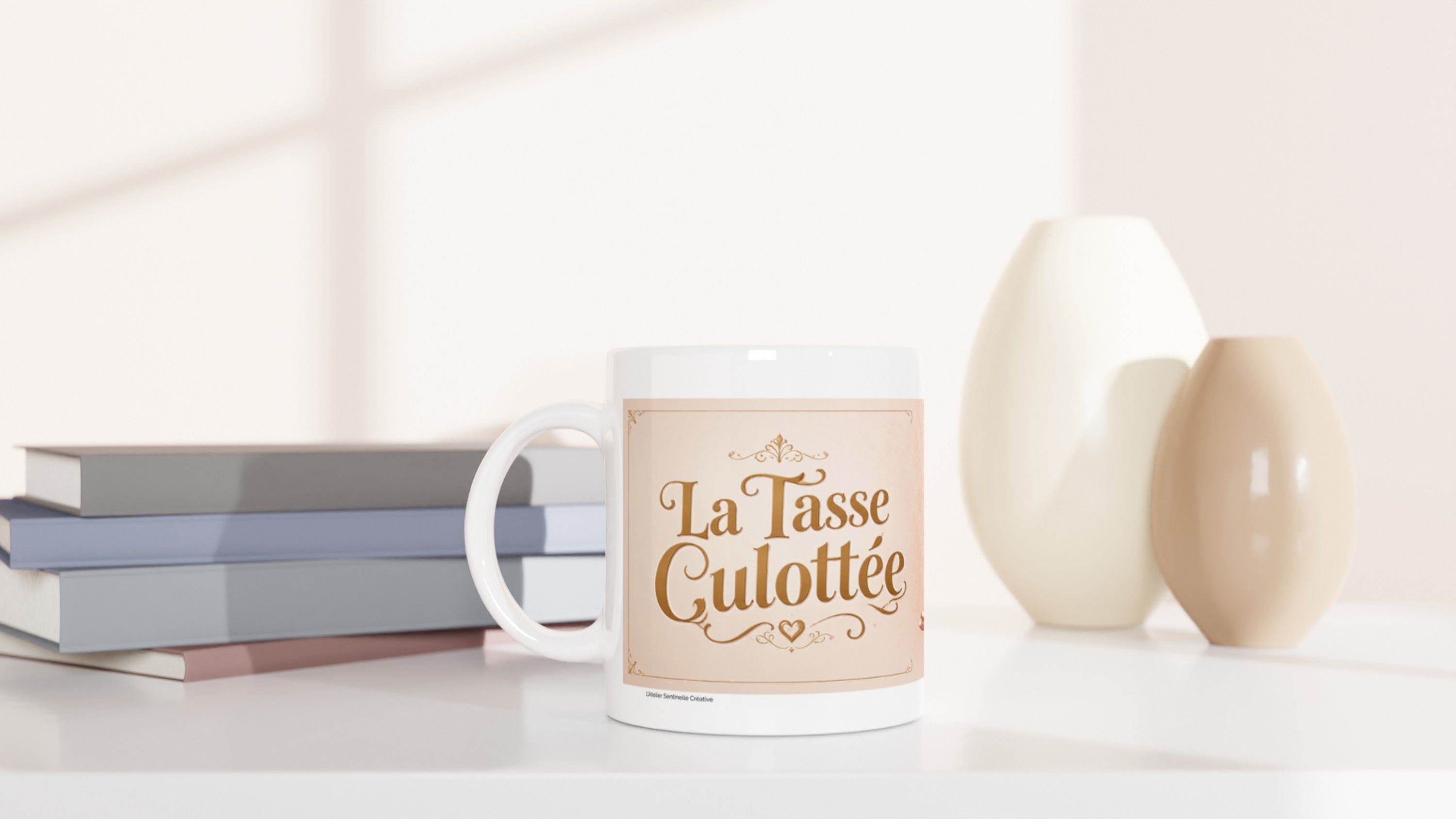 Mug blanc avec le logo « La Tasse Culottée » sur la face